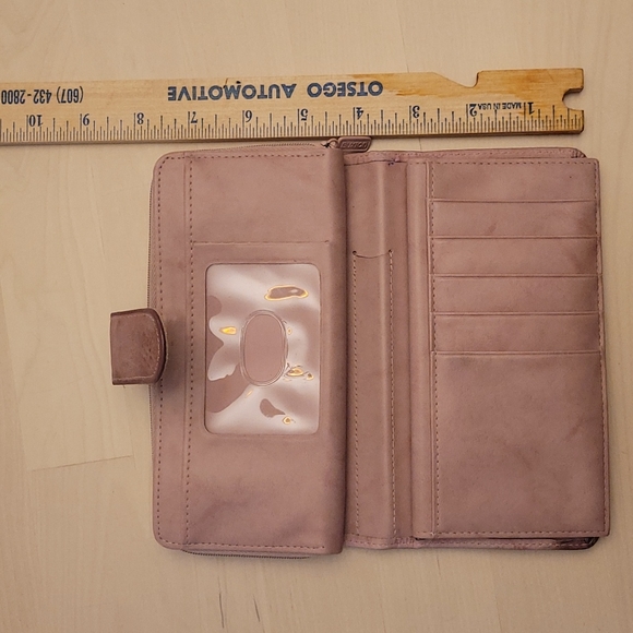 Buxton Light Pink Genunine Leather Wallet- See description. - Picture 16 of 17